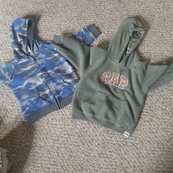 Boys size 4t 4reg. Boys size 5t 5slims.
